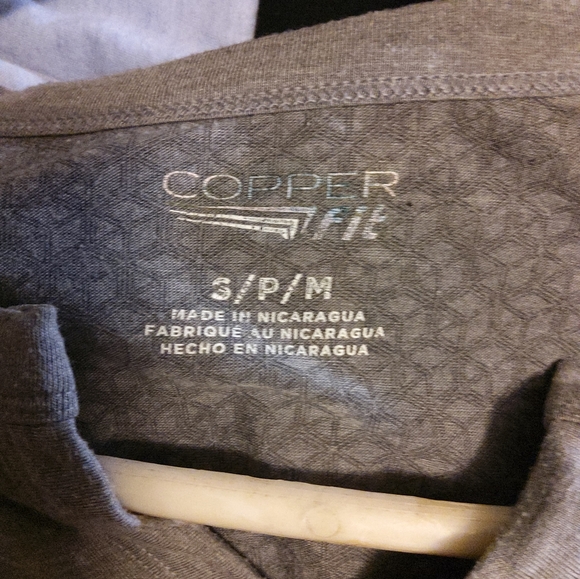 Copper Fit thin gray tee - Picture 4 of 4